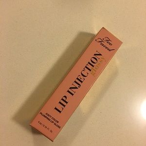 Too Faced lip gloss